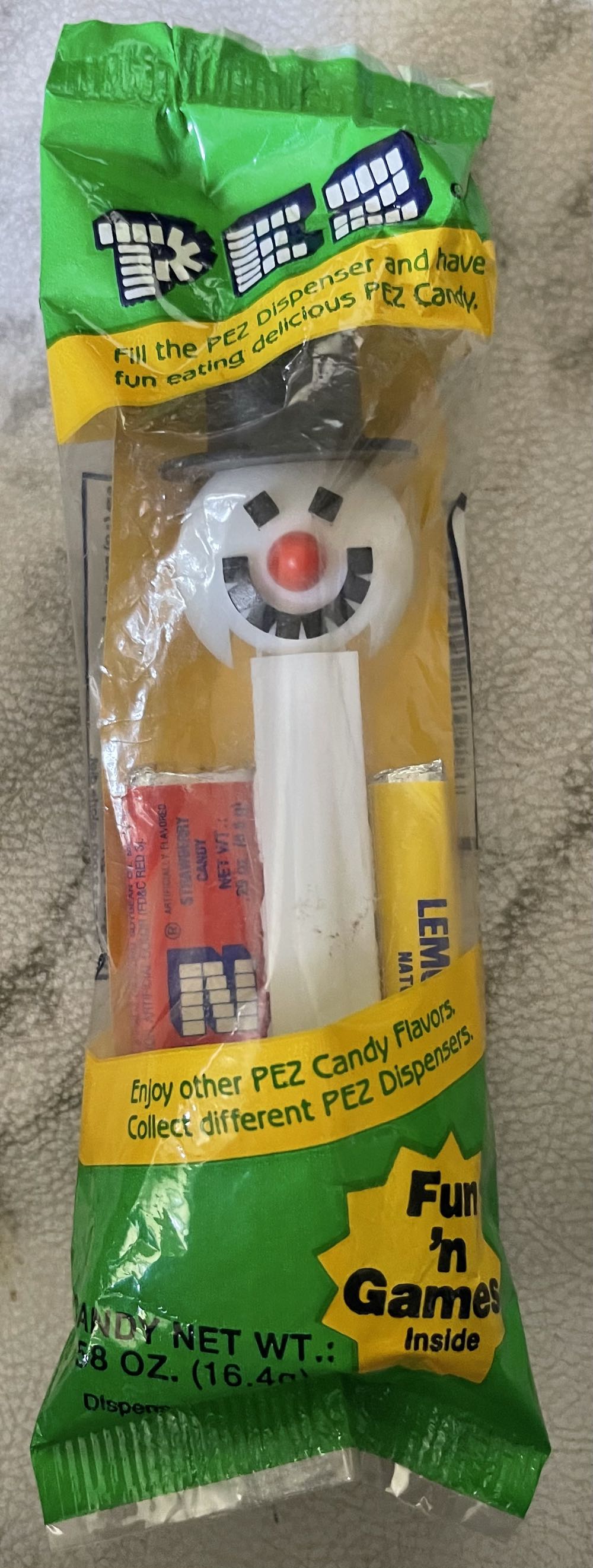 Christmas - Snowman  pez collectible [Barcode 073621090026] - Main Image 2