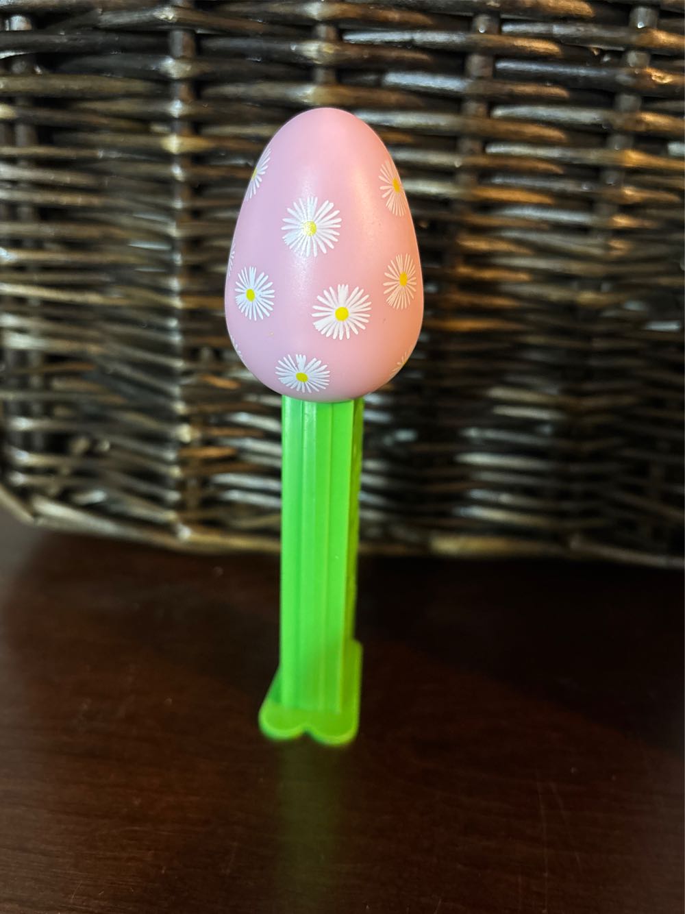 Easter - Egg With White Flowers - Easter pez collectible - Main Image 2