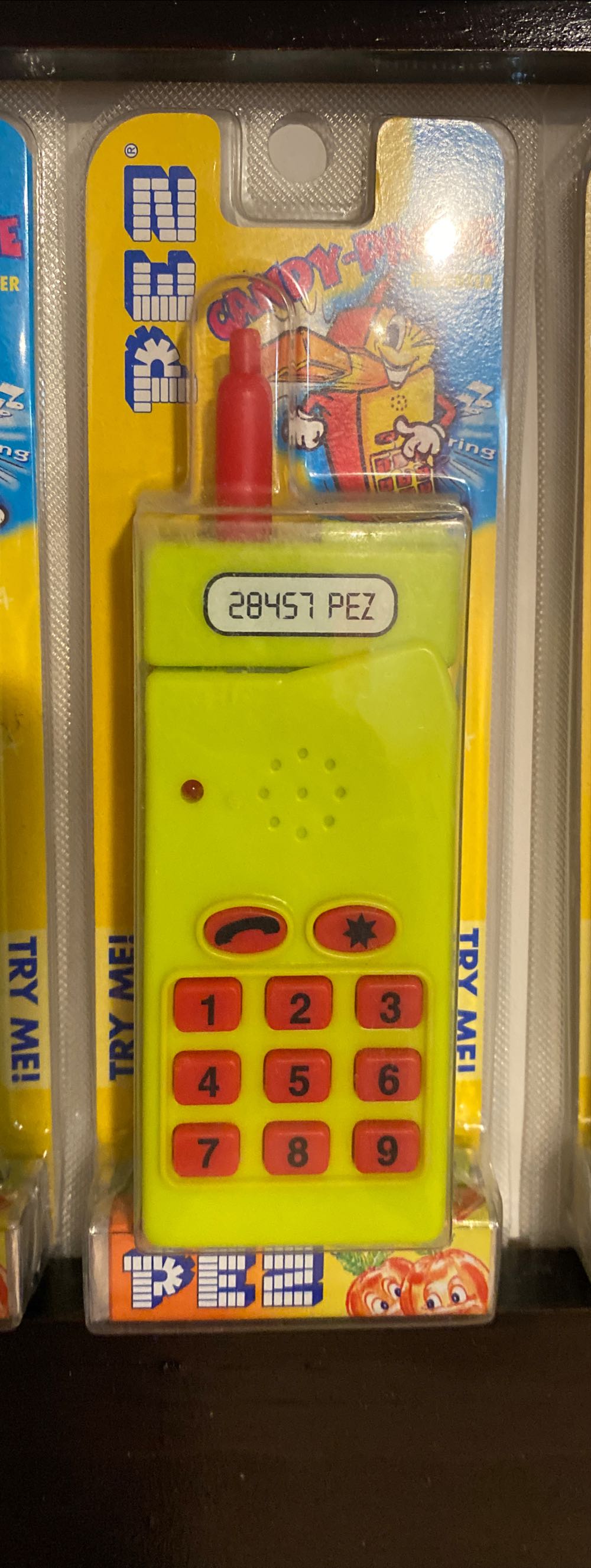 Cell Phone Dispenser  pez collectible [Barcode 063255001109] - Main Image 3