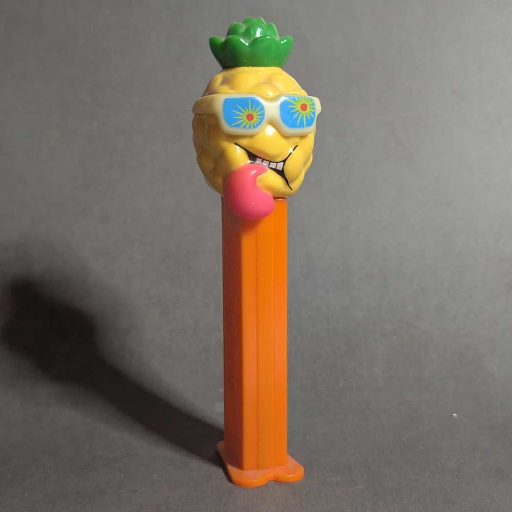 Sourz - Pineapple - Food pez collectible [Barcode 073621090040] - Main Image 2