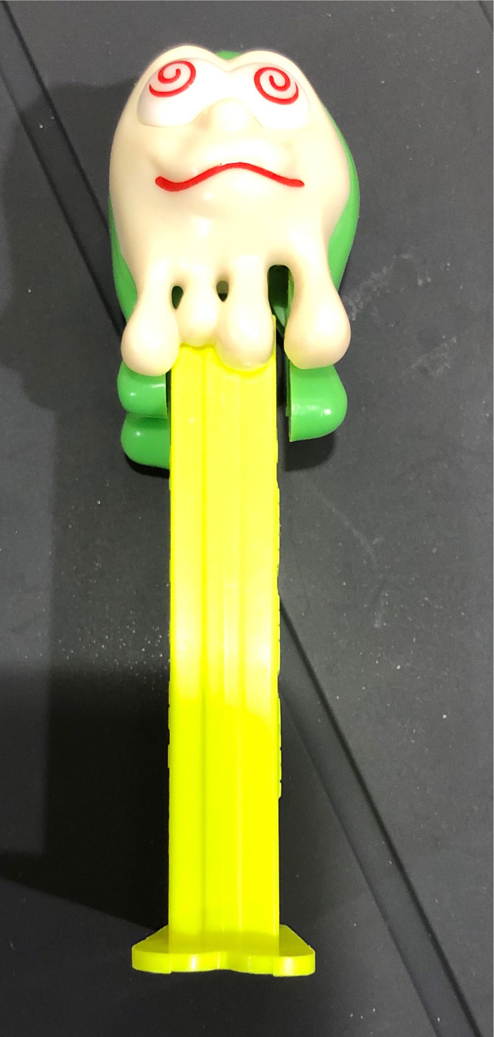 Ghoul Glow In The Dark - Halloween pez collectible [Barcode 073621003033] - Main Image 3