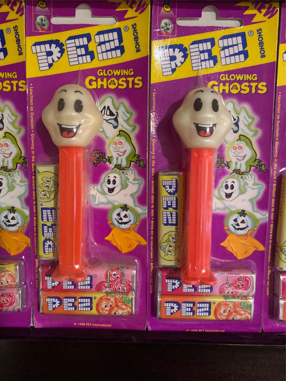 Glowing Ghosts - Happy Henry - Bonbon pez collectible [Barcode 073621003033] - Main Image 2