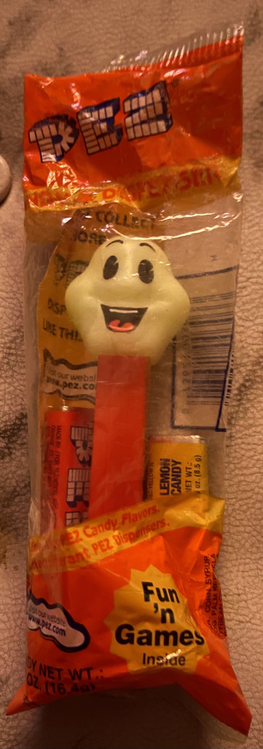Halloween - Happy Harry Glowing Ghost  pez collectible [Barcode 073621090026] - Main Image 2