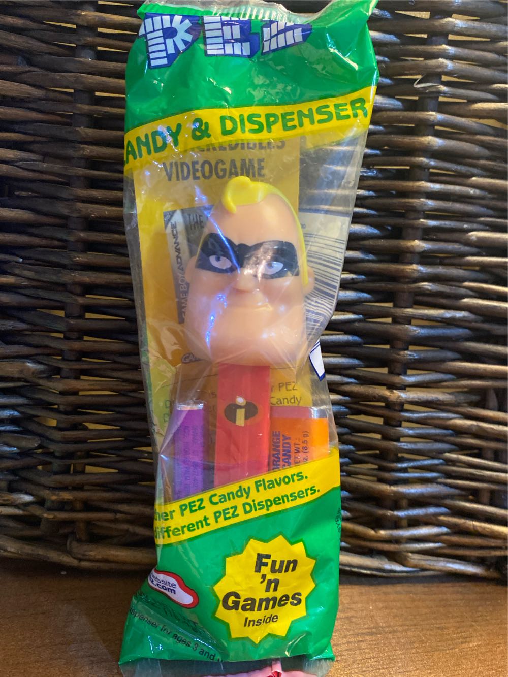 Incredibles - Mr. Incredible - Disney - The Incredibles pez collectible [Barcode 9044400841000] - Main Image 2