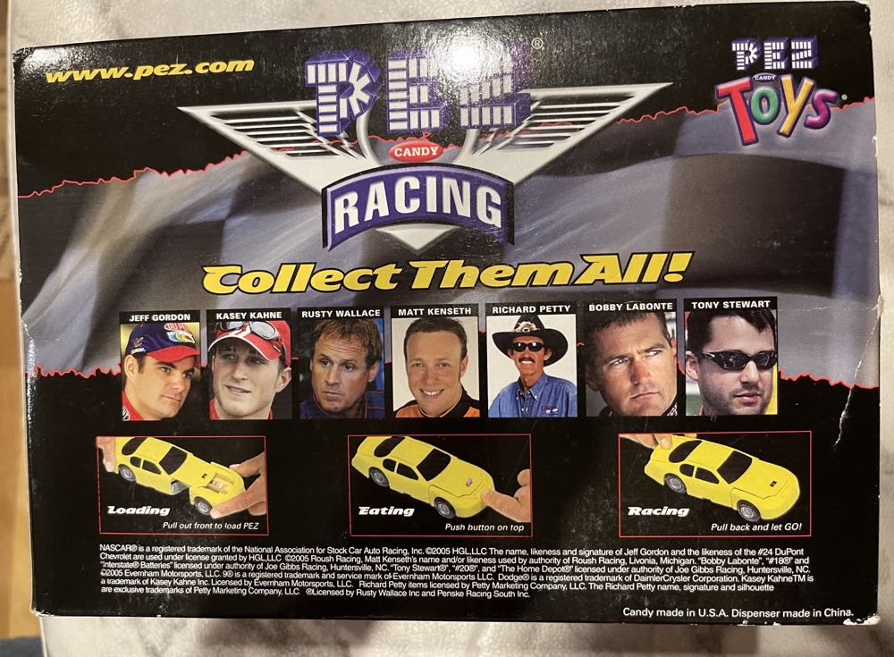 Nascar - Pull And Go Action - Richard Petty #43 - Pull And Go pez collectible [Barcode 073621009486] - Main Image 2