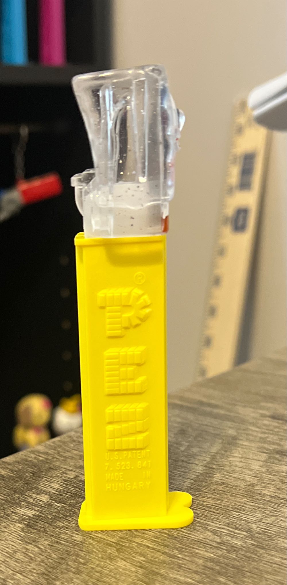 SpongeBob A - Glitter - Spongebob Squarepants pez collectible [Barcode 073621094246] - Main Image 3