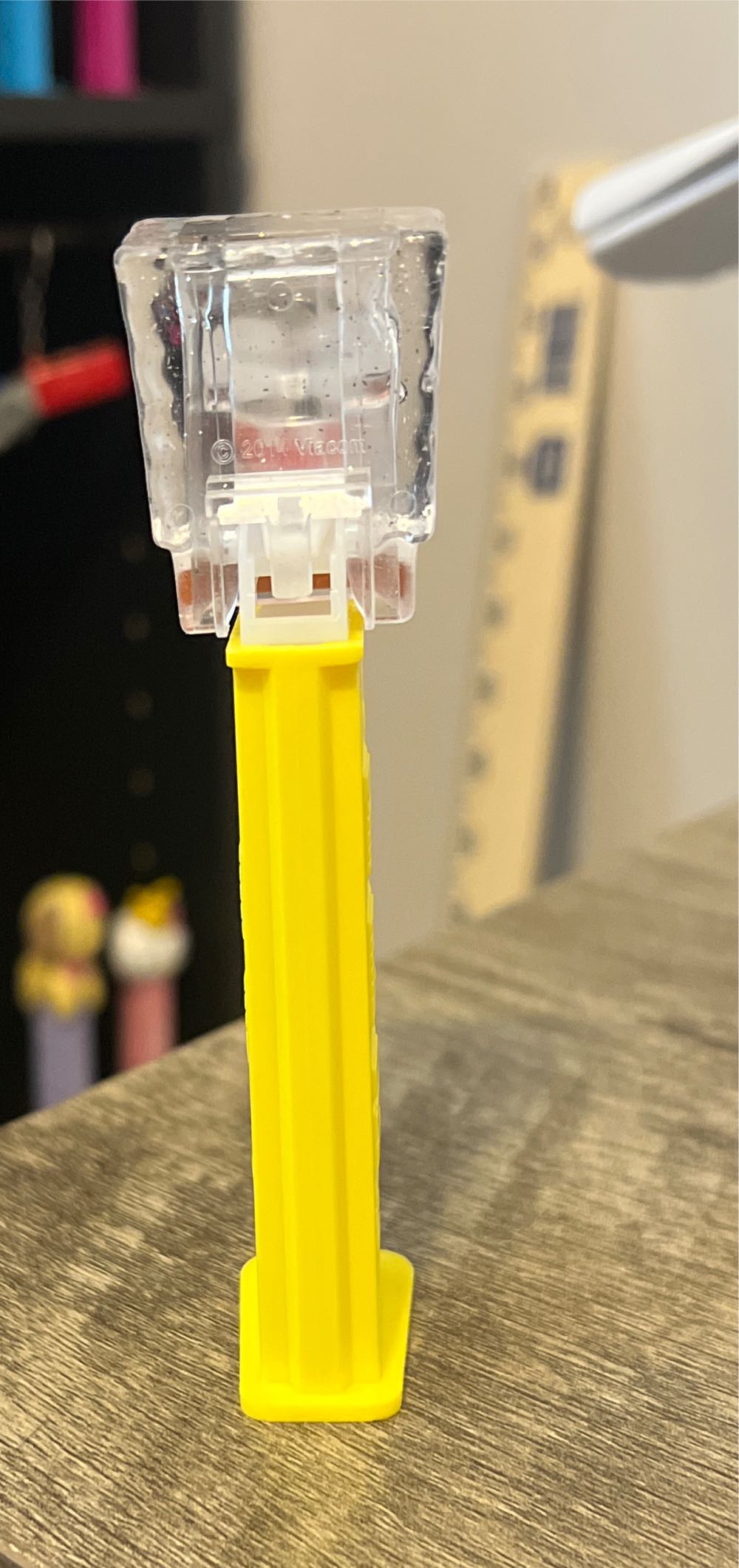 SpongeBob A - Glitter - Spongebob Squarepants pez collectible [Barcode 073621094246] - Main Image 4