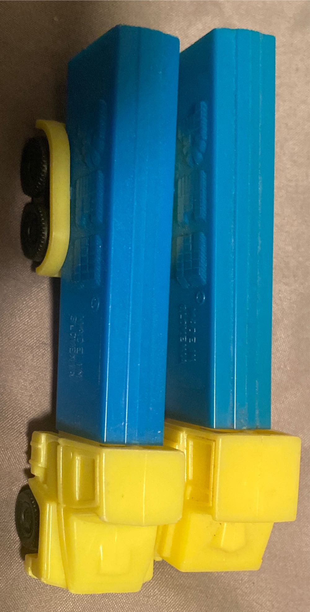 Truck - Yellow/Blue  pez collectible - Main Image 1
