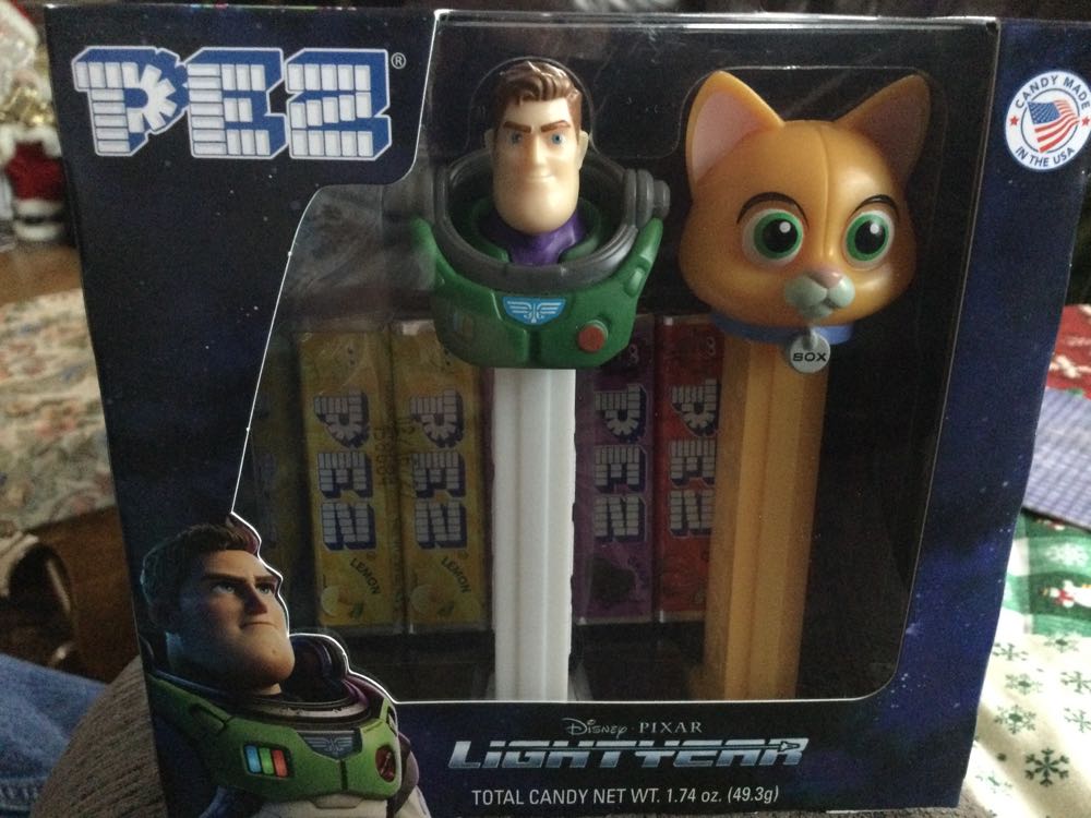 Disney Pixar Light year Gift Set (Buzz Lightyear & Sox) - Disney / Pixar - Toy Story pez collectible [Barcode 073621015197] - Main Image 2