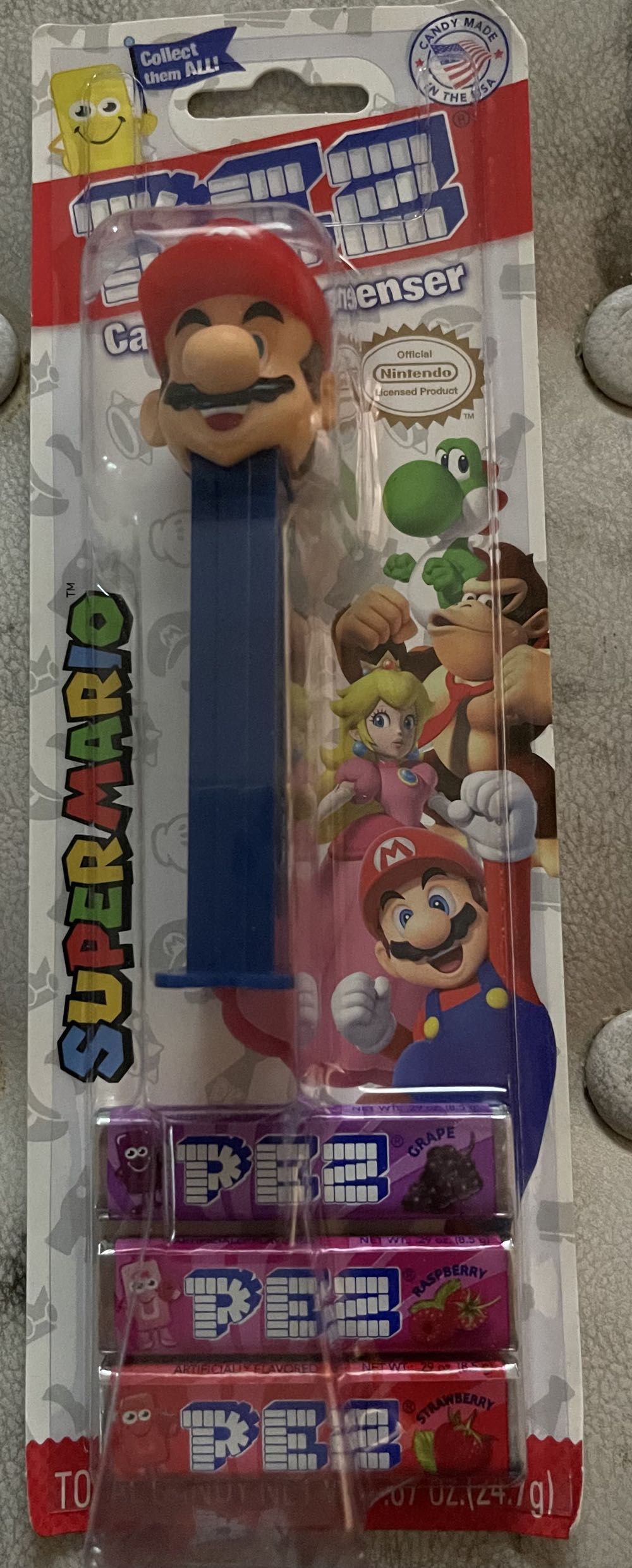 Super Mario - Mario - Nintendo - Super Mario Brothers pez collectible [Barcode 073621090033] - Main Image 1