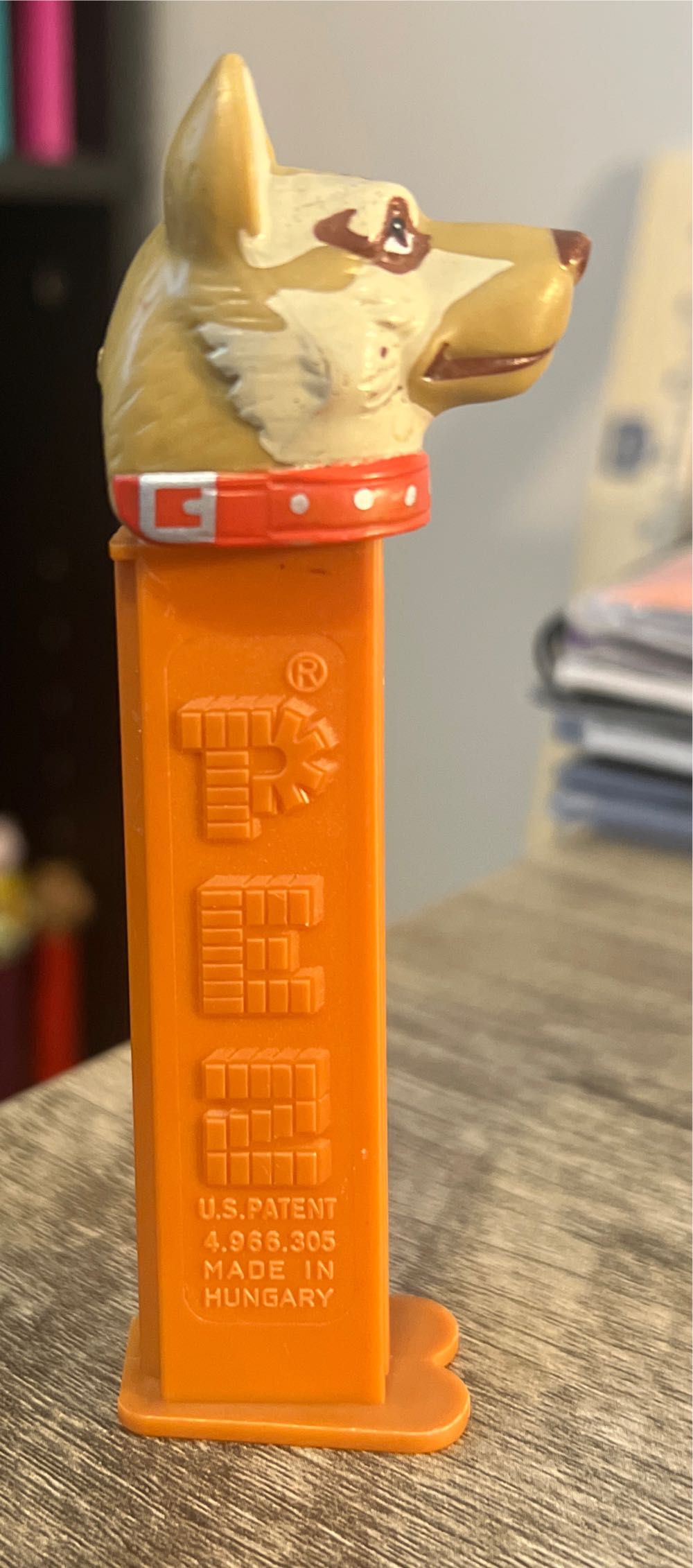 K-9 Police Dog - Emergency Heroes pez collectible [Barcode 073621008670] - Main Image 2