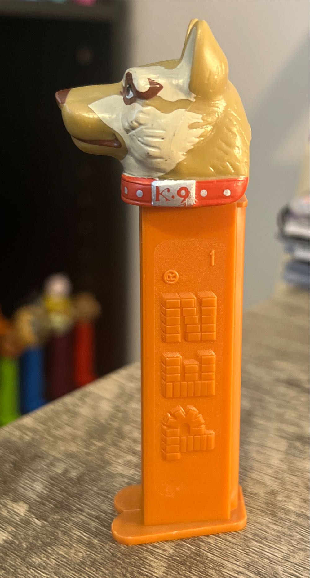 K-9 Police Dog - Emergency Heroes pez collectible [Barcode 073621008670] - Main Image 3