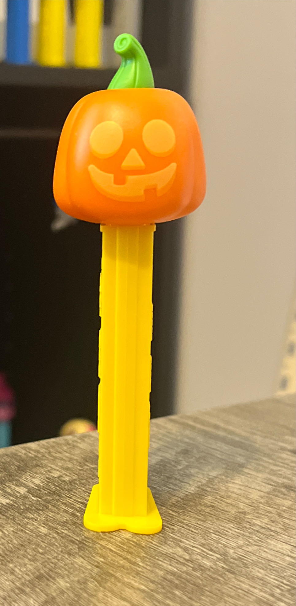 Jack O Lantern (Glow In The Dark) B - Halloween pez collectible [Barcode 073621093034] - Main Image 2