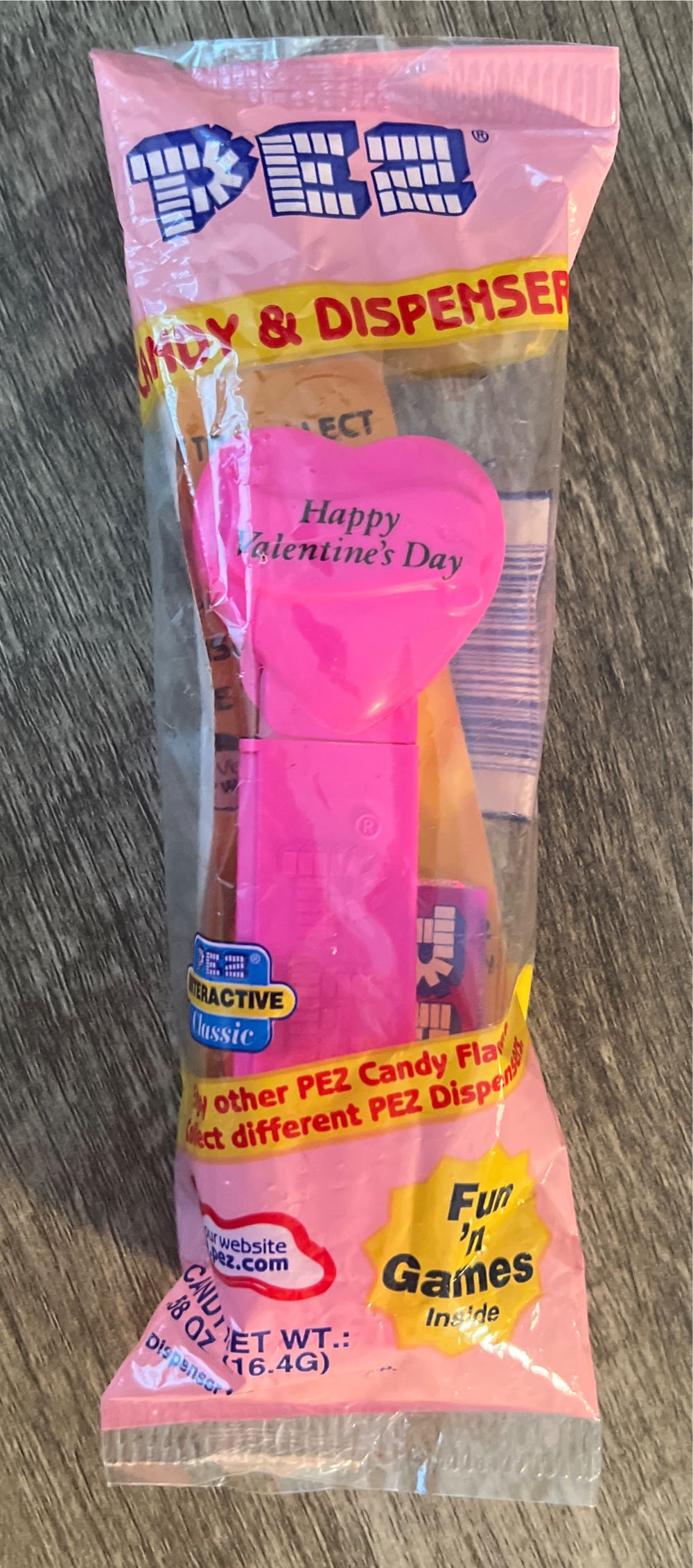 Heart - Happy Valentine’s Day - HEARTS pez collectible [Barcode 073621002142] - Main Image 2