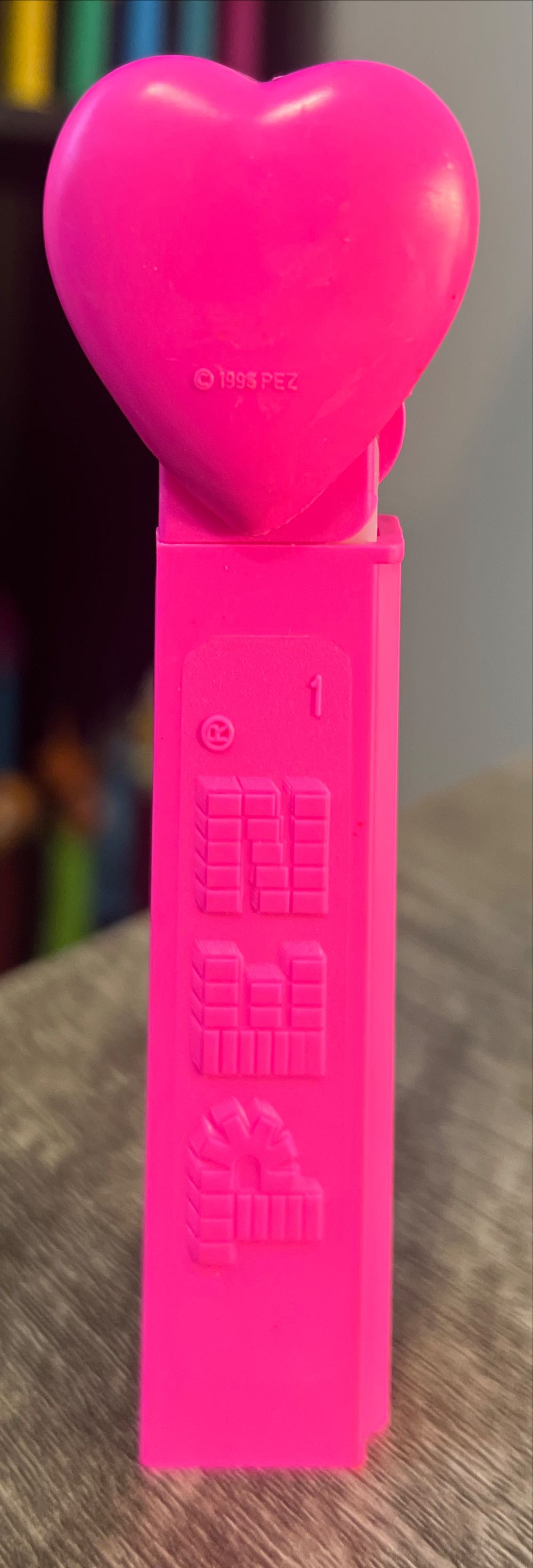 Heart - Happy Valentine’s Day - HEARTS pez collectible [Barcode 073621002142] - Main Image 3