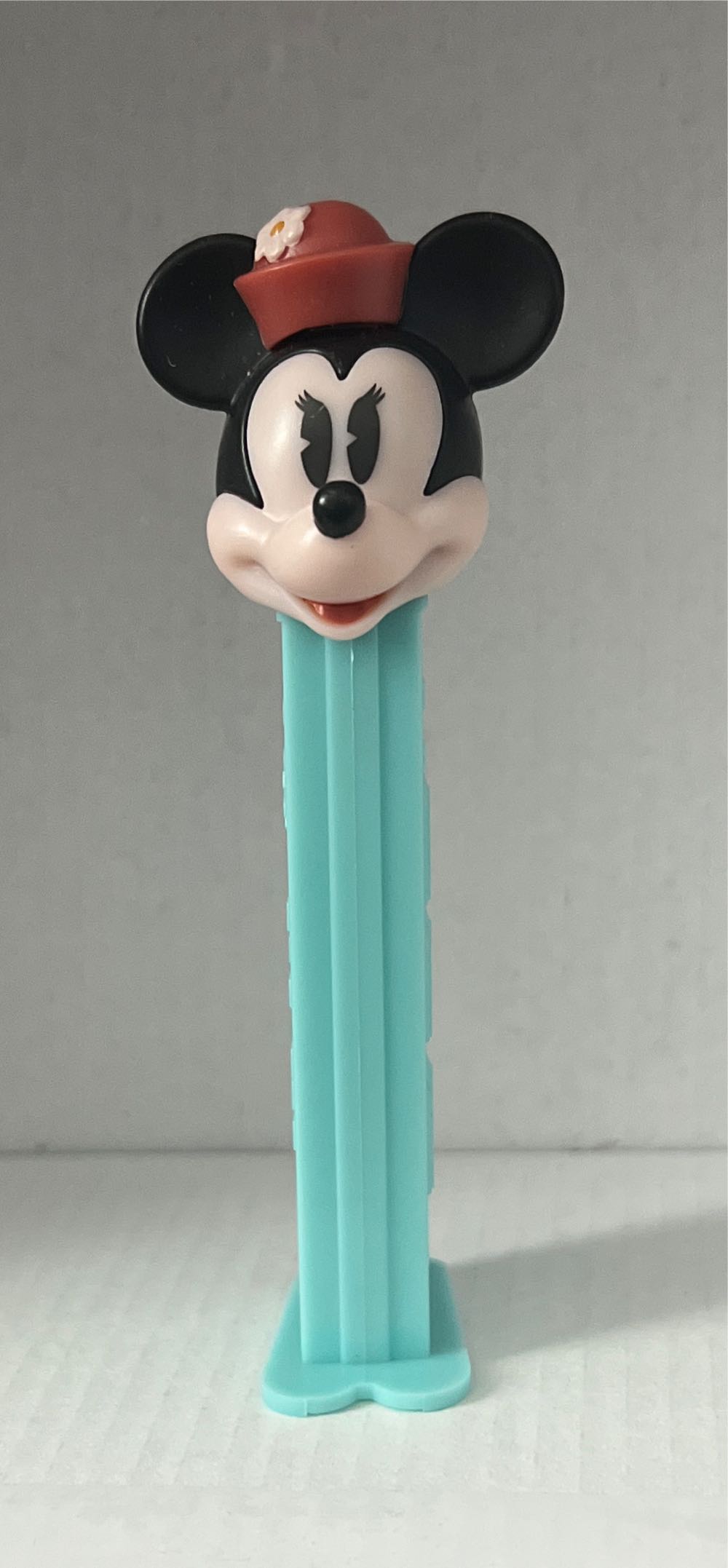Minnie Mouse F/K - Disney Classic pez collectible [Barcode 073621020092] - Main Image 2