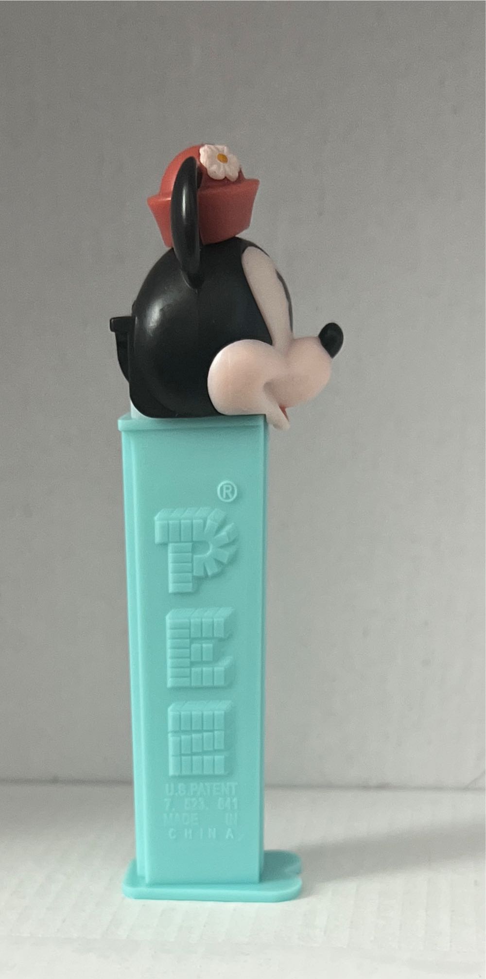 Minnie Mouse F/K - Disney Classic pez collectible [Barcode 073621020092] - Main Image 3