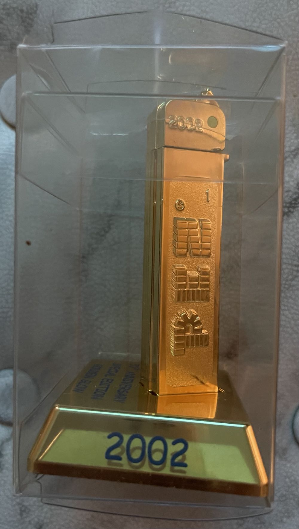 Golden Glow - 50th Anniversary 1952 - 2002  pez collectible - Main Image 2