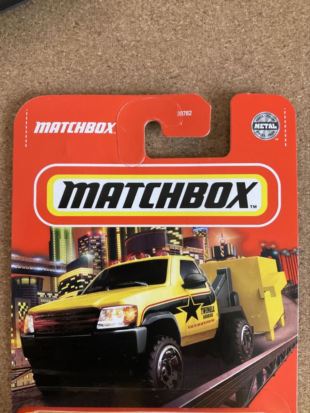 MBX Garbage Scout     24/100 - Commercial Vehicles pez collectible [Barcode 035995307827] - Main Image 3