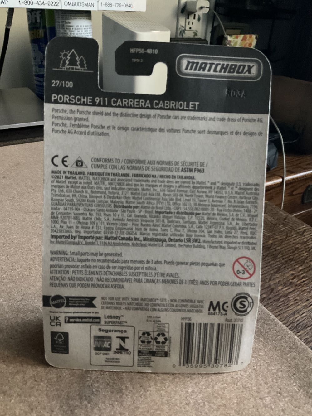 Porsche 911 Carrera Cabriolet     27/100 - Porsche pez collectible [Barcode 035995307827] - Main Image 2