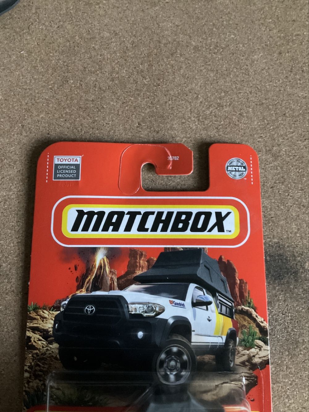 2016 Toyota Tacoma       100/100 - Special Features pez collectible [Barcode 035995307827] - Main Image 3