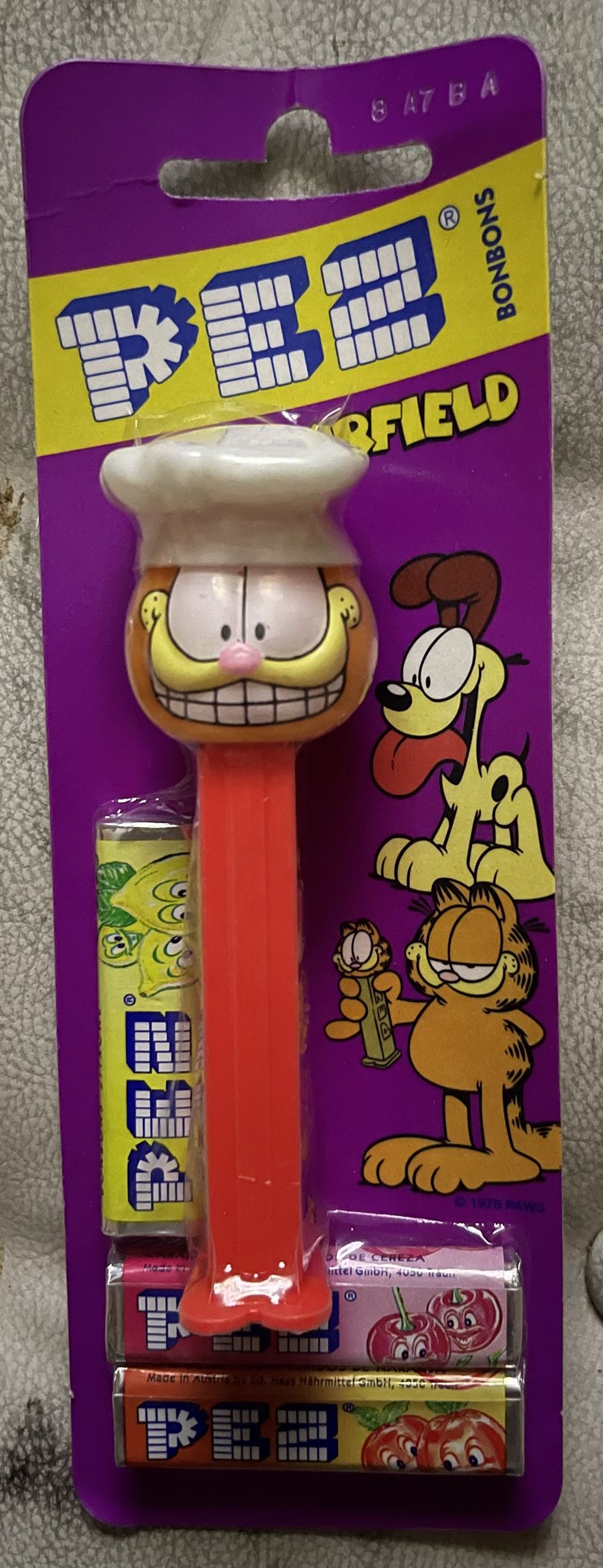 Garfield  - Chef - Bonbons  pez collectible [Barcode 063255959011] - Main Image 1