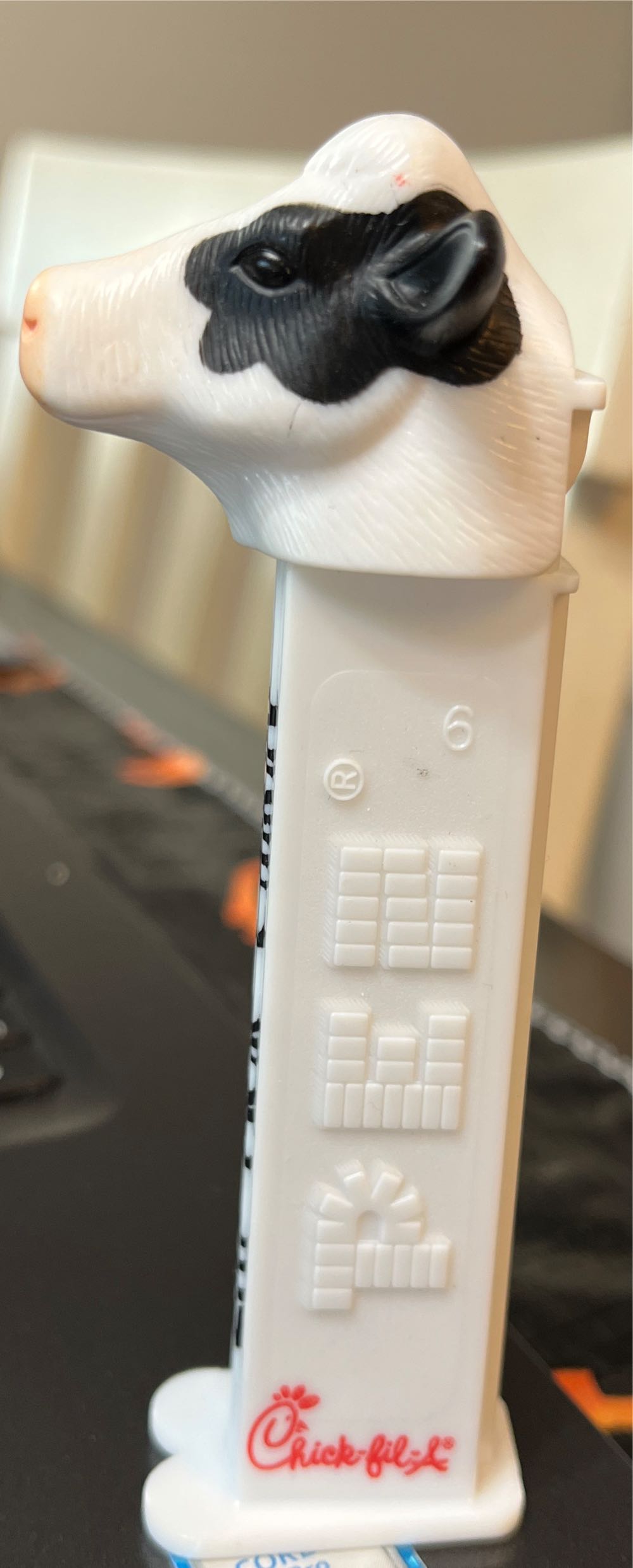 Promo PEZ - Chick-fil-A Cow 🐄 - Promos pez collectible - Main Image 2