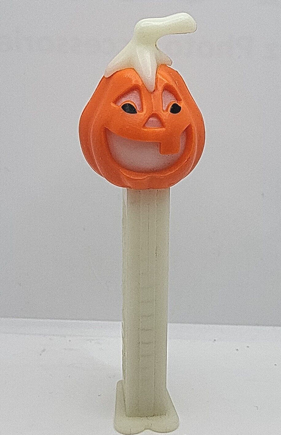 Halloween - Jack O Lantern  pez collectible [Barcode 073621093034] - Main Image 2
