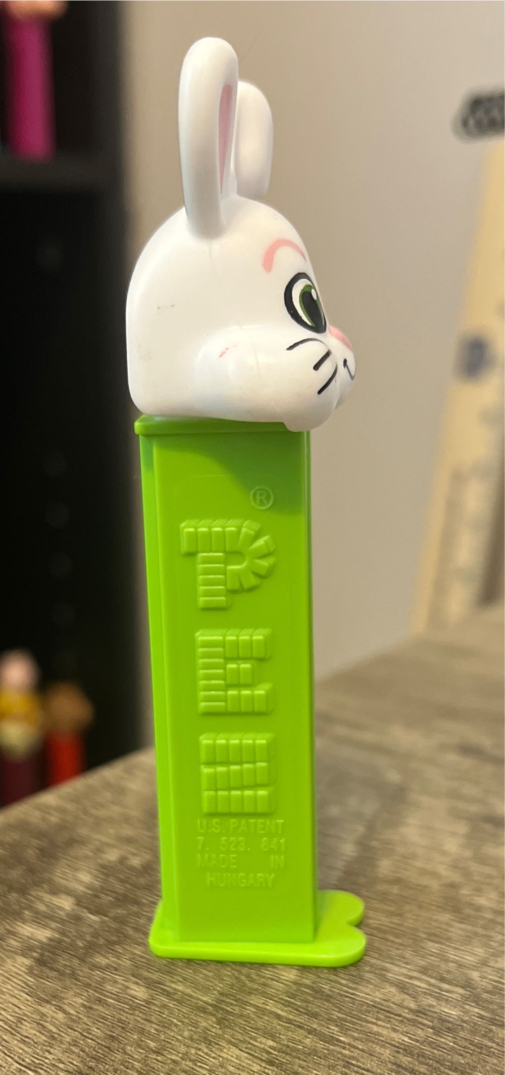 Easter Bunny (Floppy Ear) - Easter pez collectible - Main Image 2