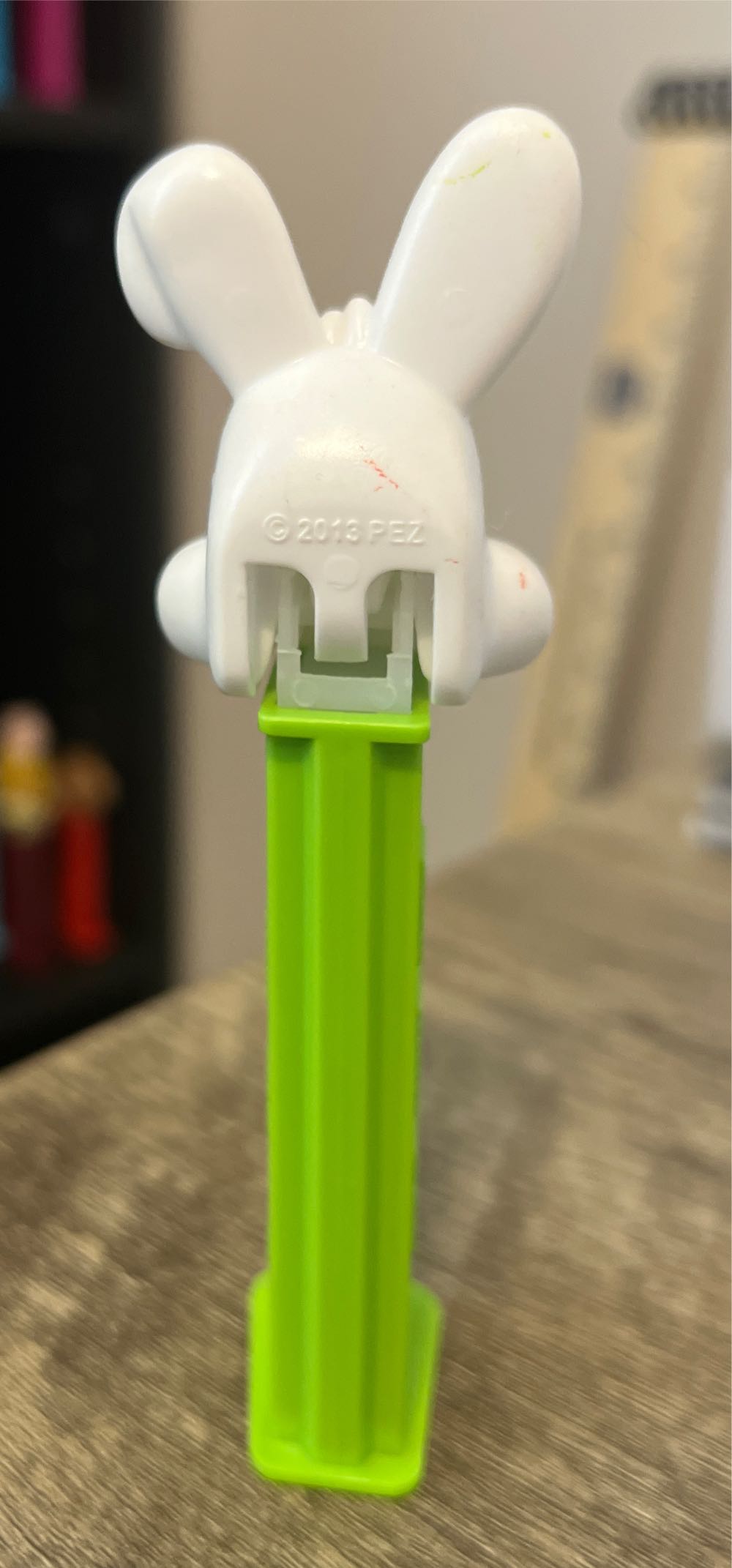 Easter Bunny (Floppy Ear) - Easter pez collectible - Main Image 3