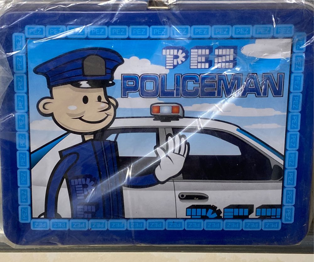 Pez Lunchbox - Policeman  pez collectible - Main Image 2