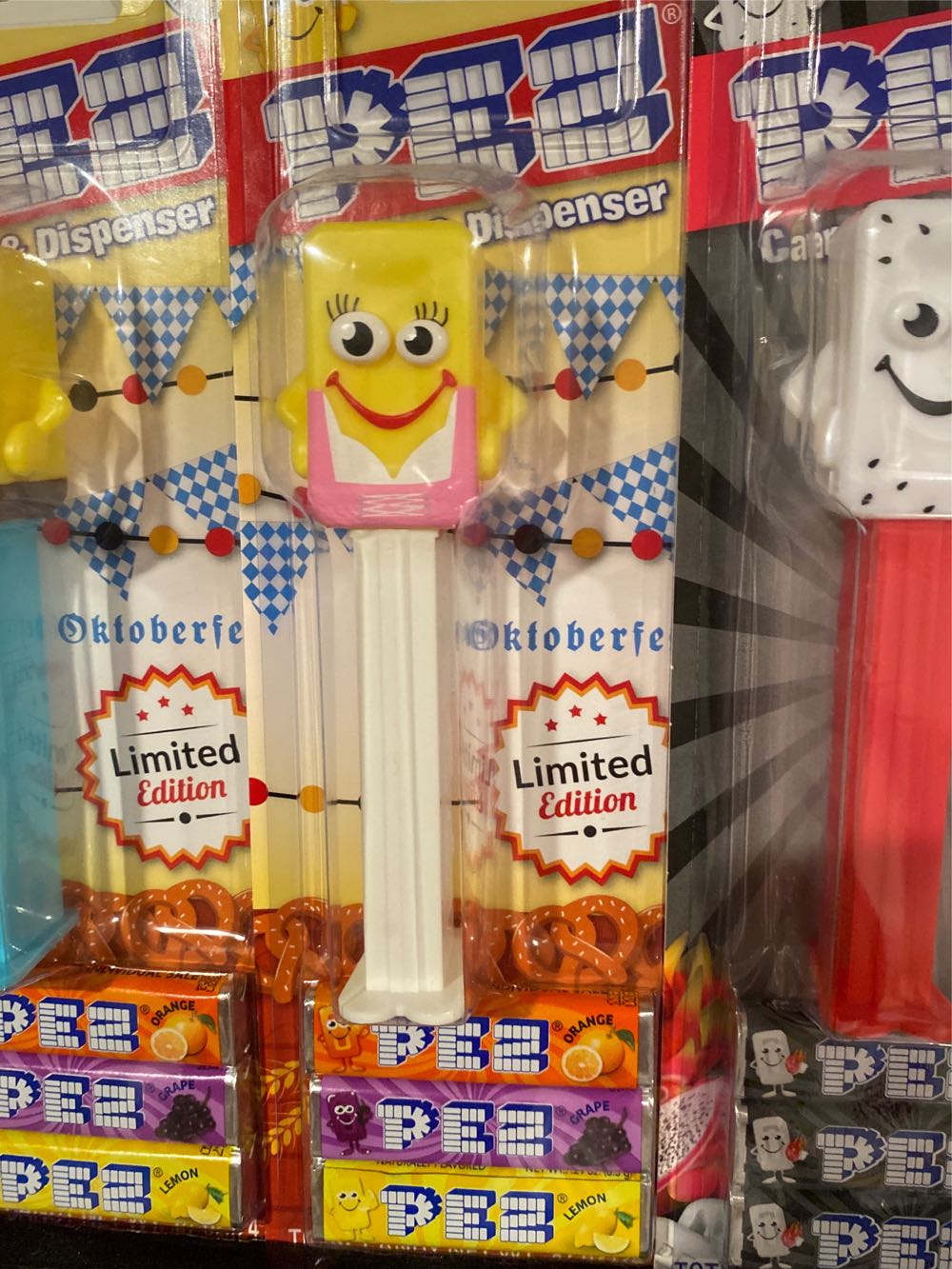 Oktoberfest - PEZ Mascot Resi - Holidays pez collectible [Barcode 9044400841000] - Main Image 2