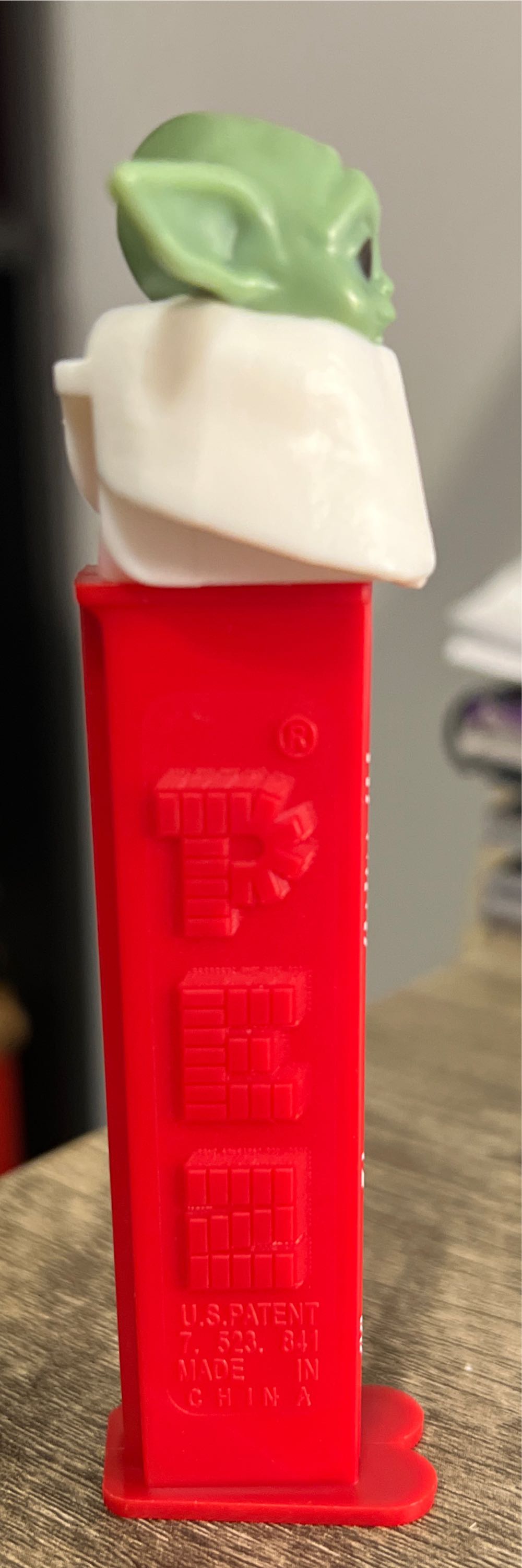 Christmas Grogu - Merry Force Be With You - Star Wars pez collectible - Main Image 2