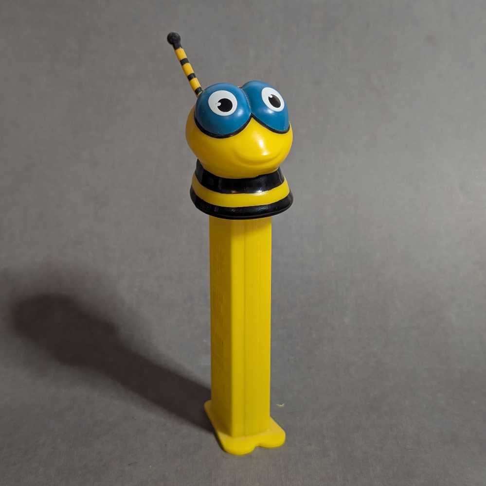 Bugz - Baby Bee - Bugz pez collectible - Main Image 2