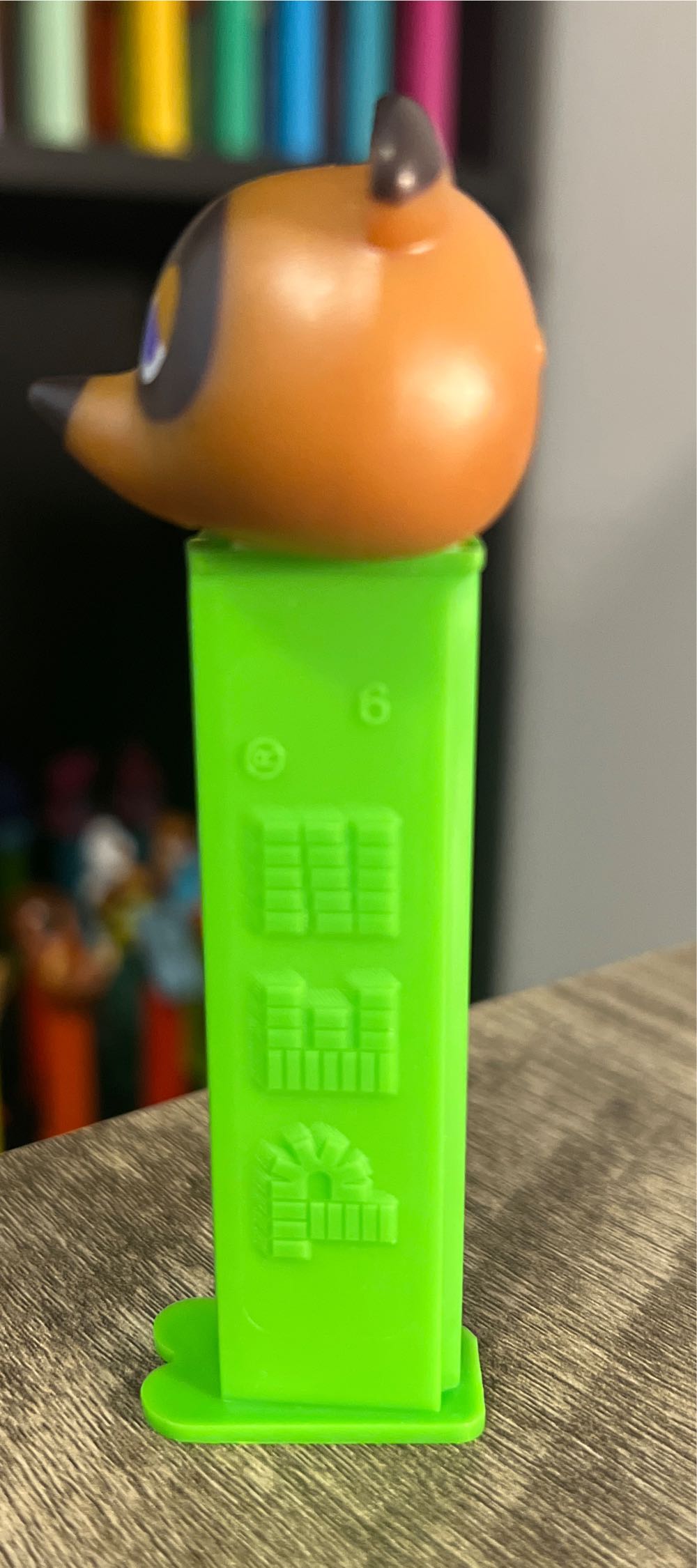 Nintendo - Animal Crossing - Tom Nook - Nintendo - Animal Crossing pez collectible [Barcode 073621095212] - Main Image 3