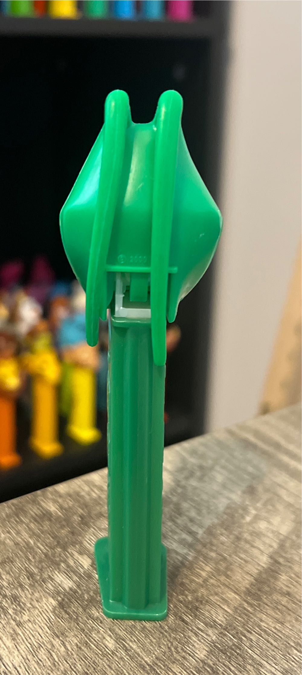 Bugz - Jumpin Jack Grasshopper - Bugz pez collectible - Main Image 3