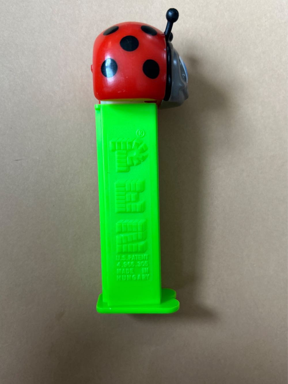 Lady Bug - Bugz pez collectible - Main Image 2