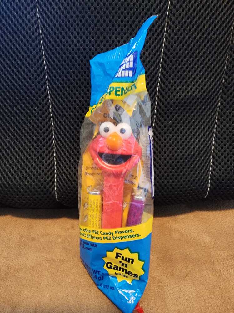 Sesame Street - Elmo - Sesame Street pez collectible - Main Image 3