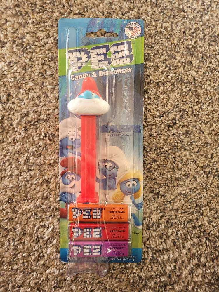 Smurfs - The Lost Village - Papa Smurf - Smurfs pez collectible - Main Image 2