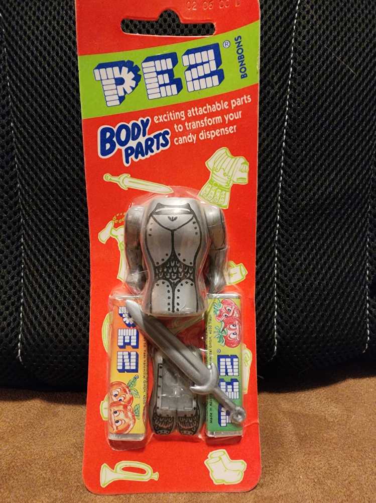 Body Parts - Knight - Body Parts series 1 pez collectible - Main Image 2