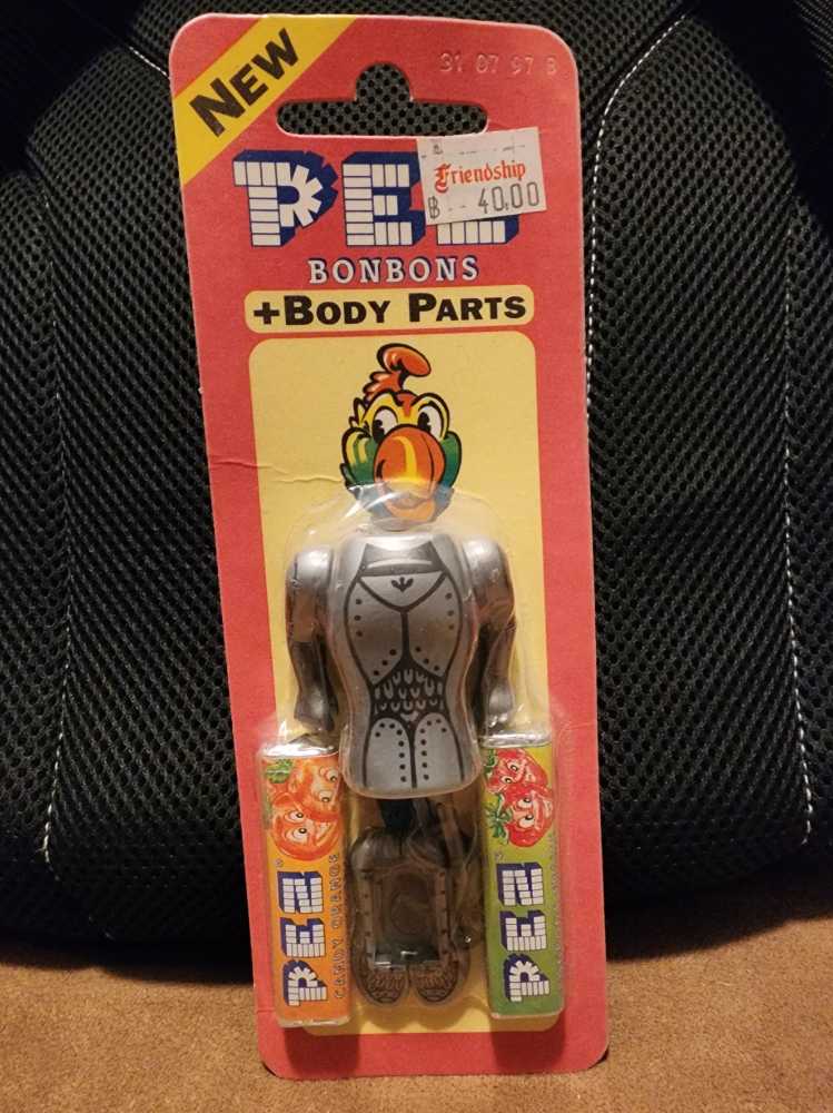 Body Parts - Knight - Body Parts series 1 pez collectible - Main Image 4