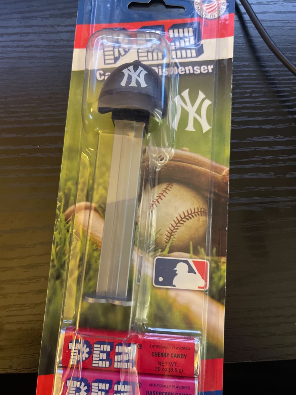 New York Yankees Cap - Major League Baseball pez collectible [Barcode 073621099661] - Main Image 2