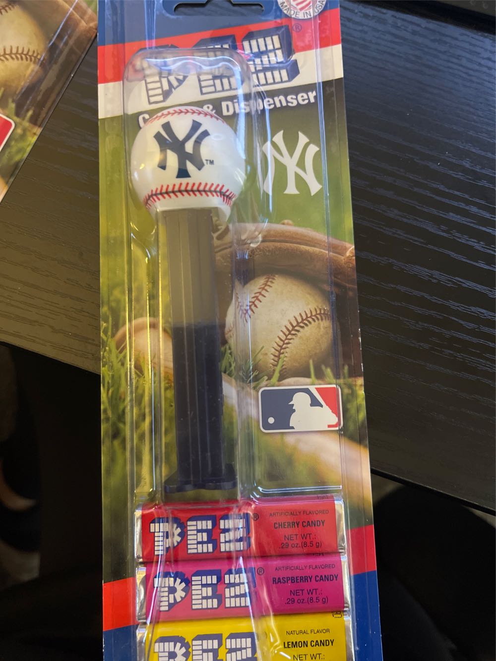 New York Yankees - Major League Baseball pez collectible [Barcode 073621099661] - Main Image 2