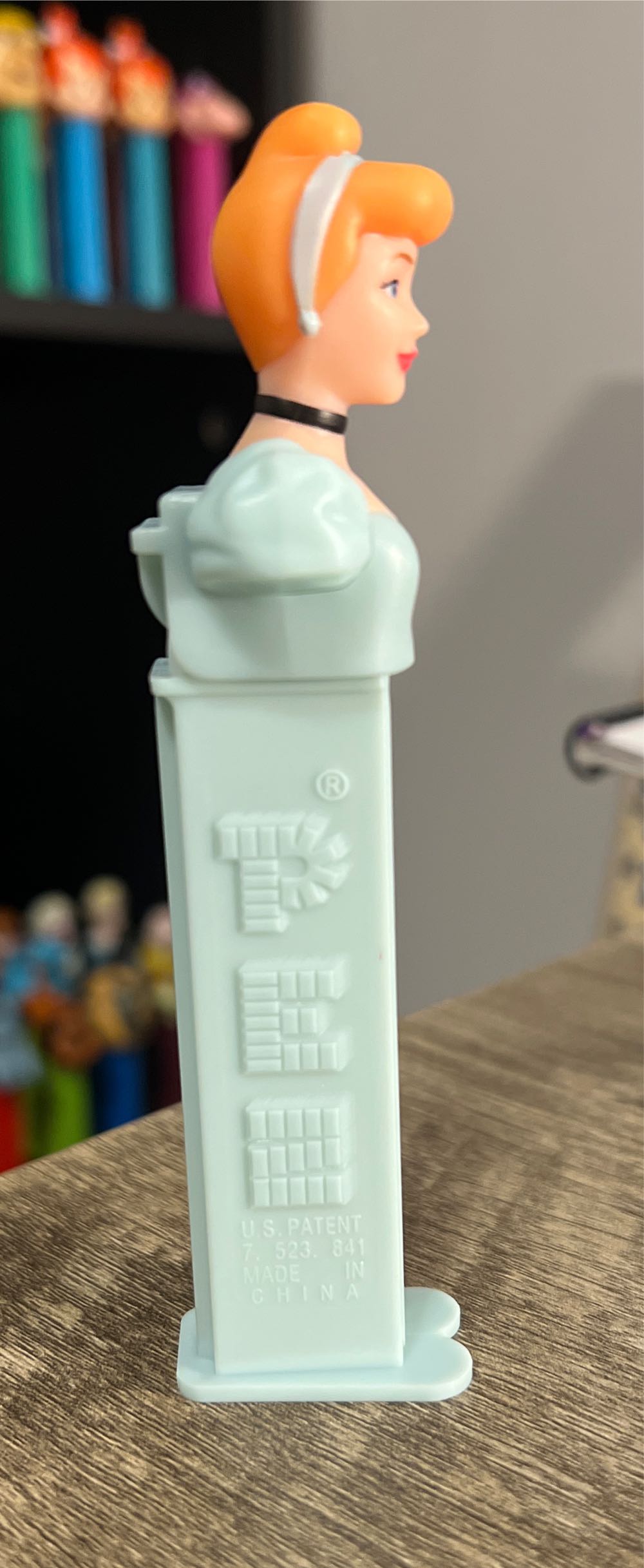 Cinderella C - Disney Princess pez collectible [Barcode 073621928190] - Main Image 2