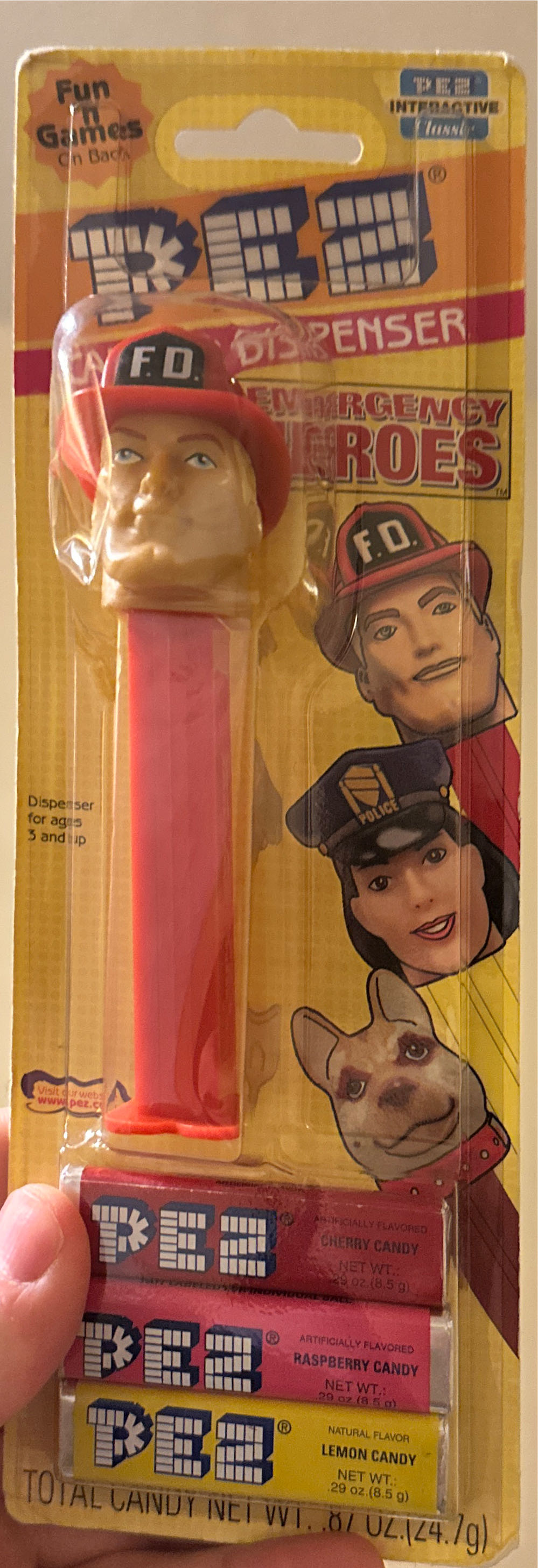 Emergency Heroes - Fireman  pez collectible [Barcode 073621090026] - Main Image 2