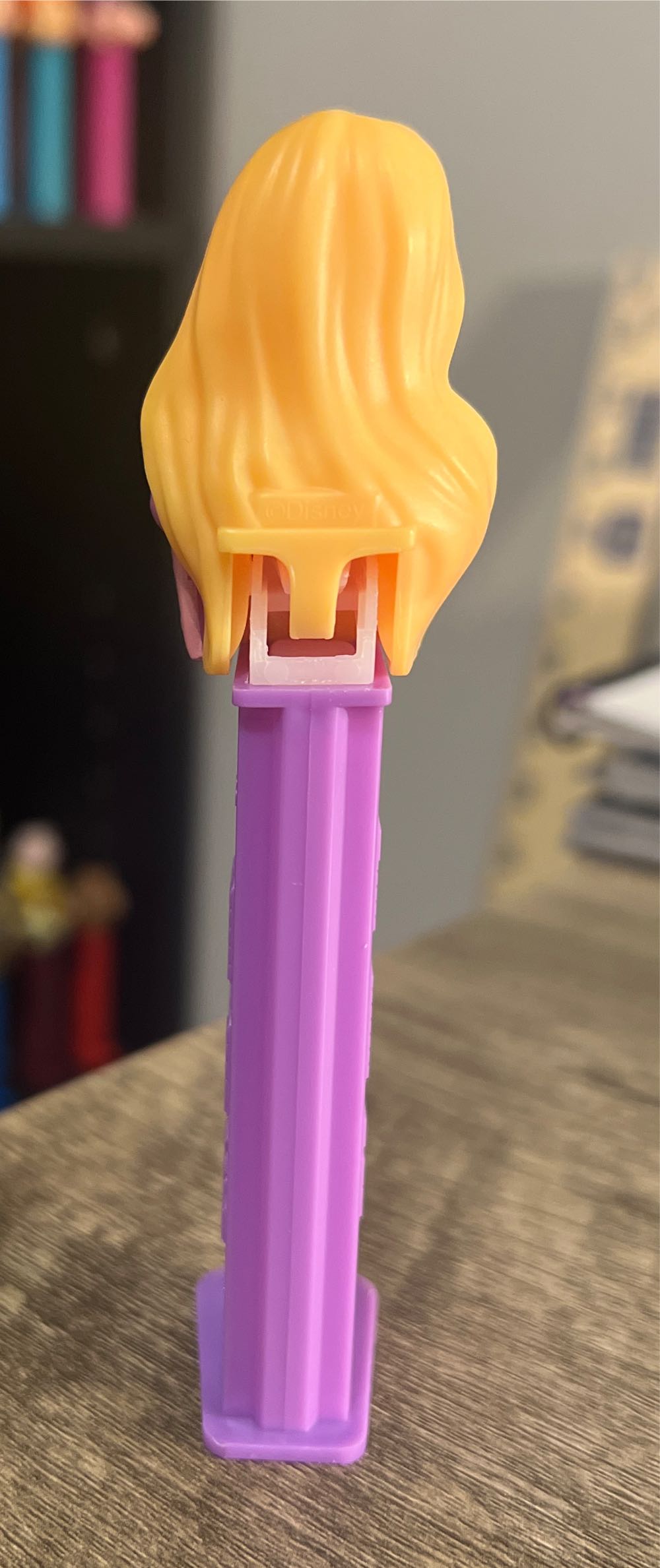 Rapunzel B - Disney: Princesses pez collectible [Barcode 073621928190] - Main Image 3