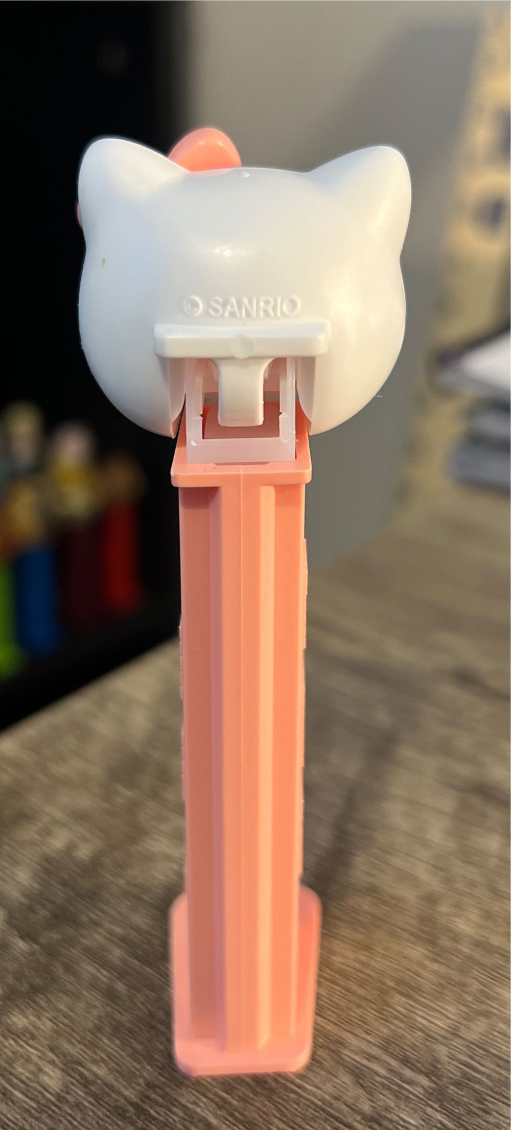 Hello Kitty-Peach Bow - Hello Kitty pez collectible - Main Image 3