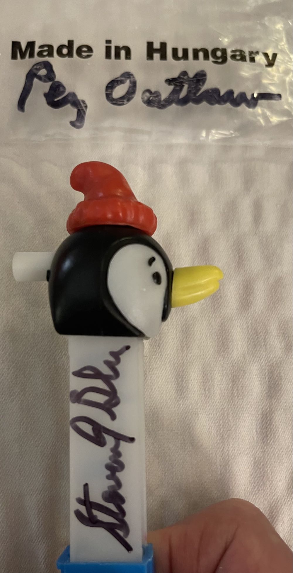 The Pez Outlaw - Penguin  pez collectible - Main Image 2
