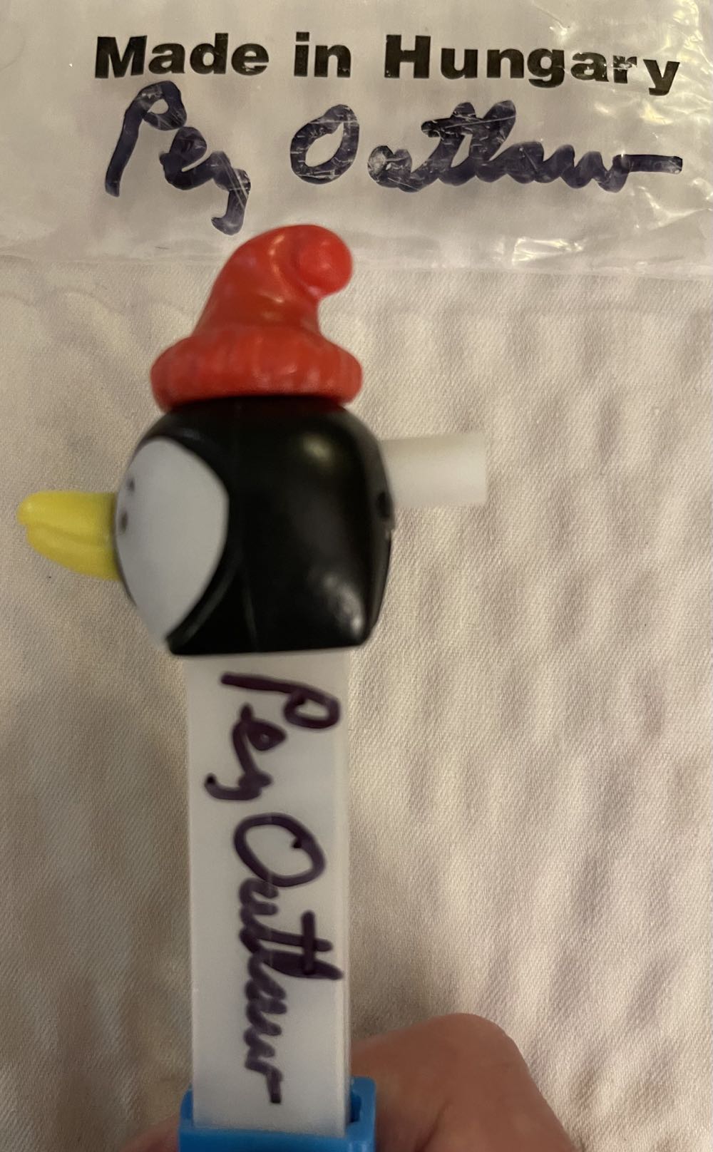 The Pez Outlaw - Penguin  pez collectible - Main Image 3