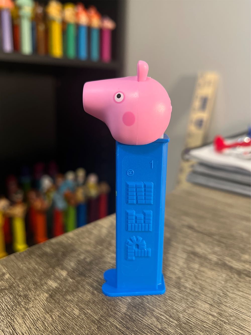 George (Dino Stem) - Peppa Pig pez collectible - Main Image 3